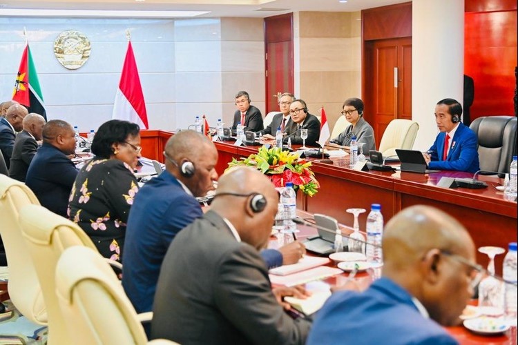 President Jokowi held a bilateral meeting with President of the Republic of Mozambique, Filipe Nyusi, at the Presidential Office in Maputo, Republic of Mozambique, on Wednesday, August 23, 2023. (Photo: the documentary of the Presidential Secretariat)