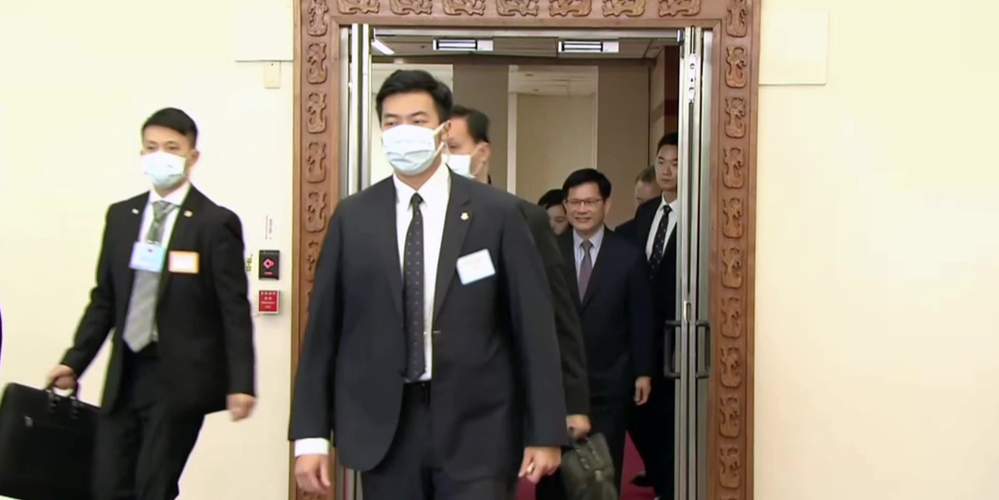 US calls for calm from China as Taiwan VP transits