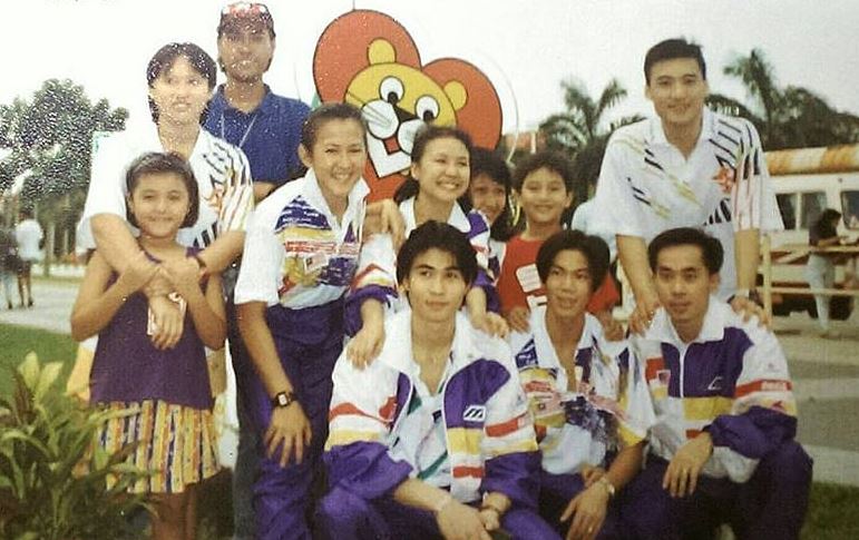 Kenneth Low (second from the right) is seen alongside his Malaysian teammates during the 1993 Singapore SEA Games. (Source: FMT)