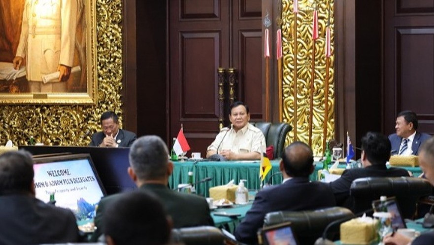 Prabowo received a visit from the officials of ASEAN Defense Senior Officials' Meeting (ADSOM) and ADSOM-Plus, consisting of 8 countries other than ASEAN, at the Ministry of Defense office in Jakarta.