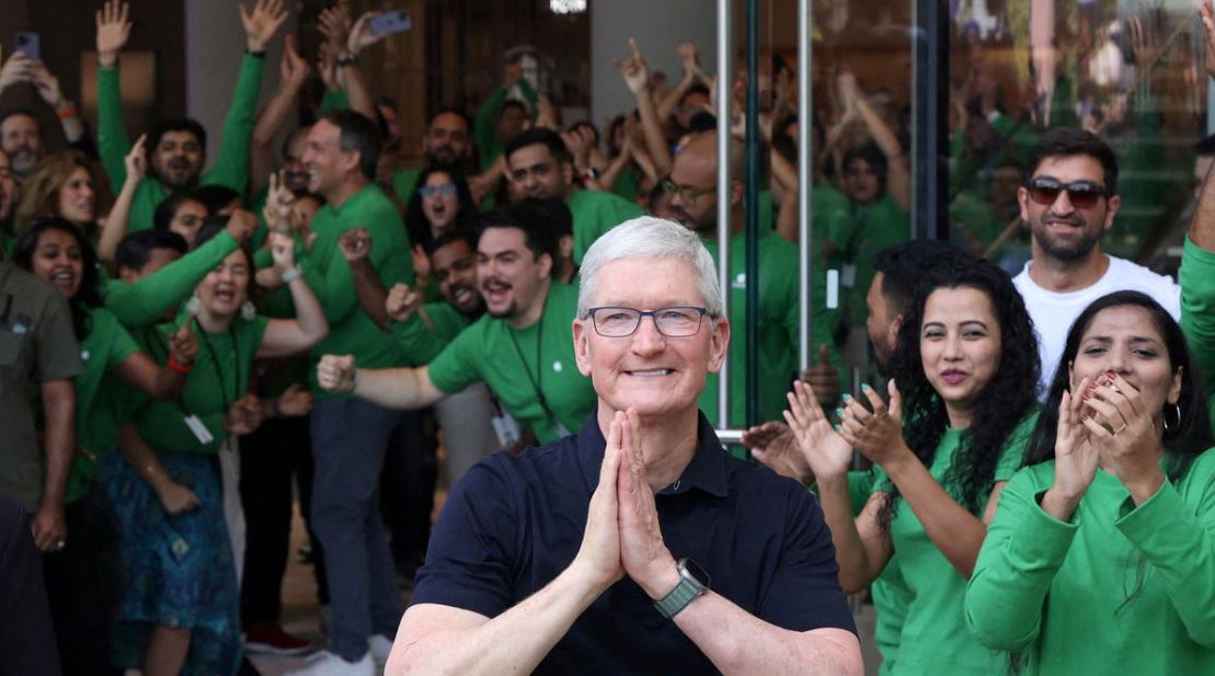 Apple CEO Tim Cook opened doors of the very first Apple physical retail store in Mumbai, India Mumbai, located at the Jio World Drive mall in the Bandra Kurla Complex (BKC)