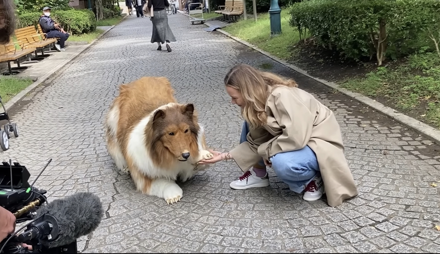Toco playing on a street. (Photo: Youtube/I want to be an animal)