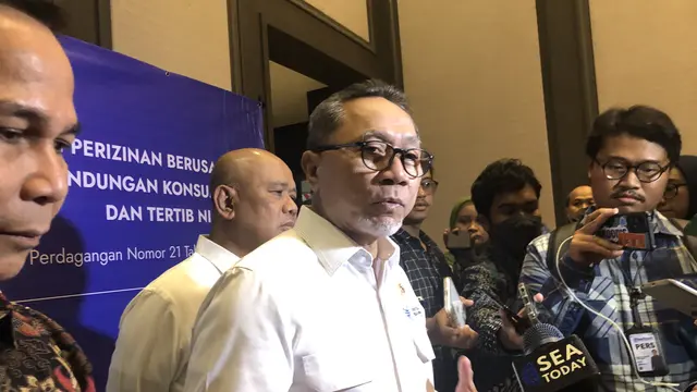 Minister of Trade (Mendag) Zulkifli Hasan after a meeting with President Joko Widodo, also known as Jokowi, at the Presidential Palace Complex in Jakarta on Monday (25 Sep). (Photo: Liputan6.com)