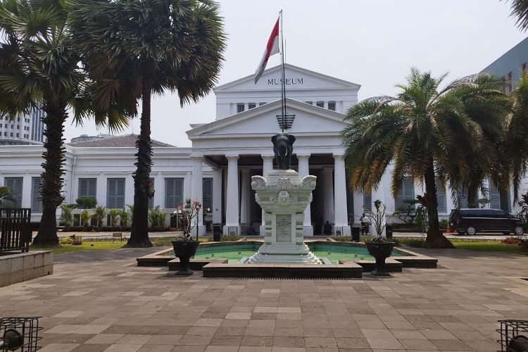 The front courtyard of the National Museum of Indonesia, Gambir, Central Jakarta. (Photo: KOMPAS.com)