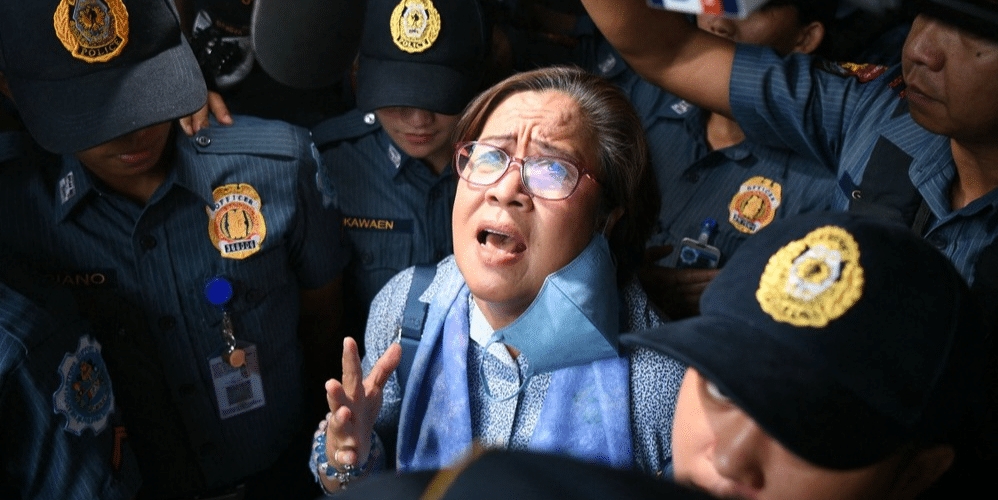 Jailed Philippine rights campaigner de Lima 'triumphant' after winning bail