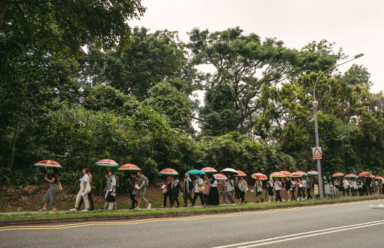 70 people peacefully walked to the Istana in an orderly fashion to deliver their letters to the Prime Minister. (Photo:Amrita Chandradas)